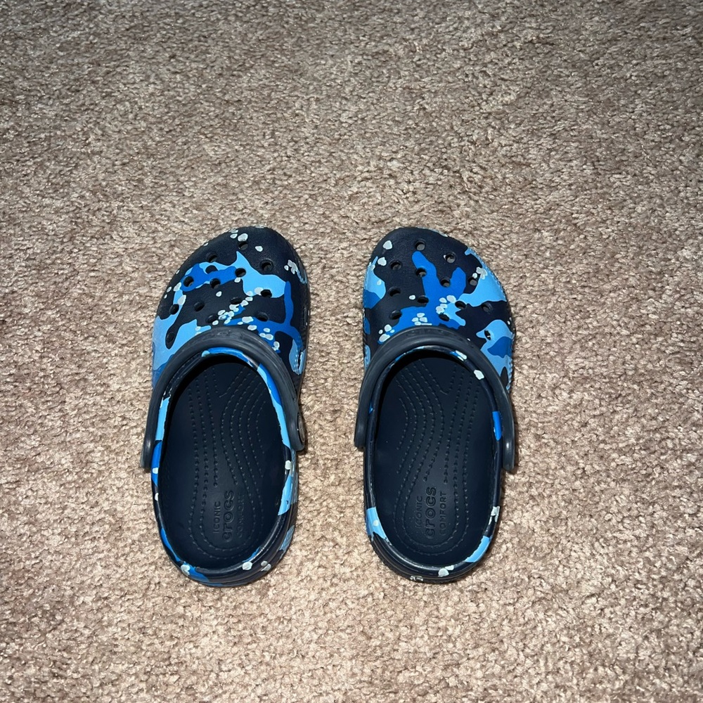 Boys crocs